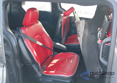 2020 Chrysler Pacifica Hybrid Red S Edition z USA, uszkodzony, nr VIN 2C4RC1N74LR261412